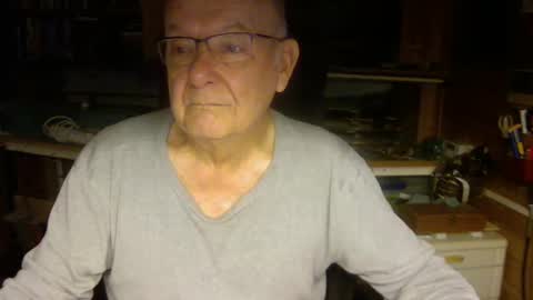 pomme1949 online show from December 6, 2024, 8:15 am