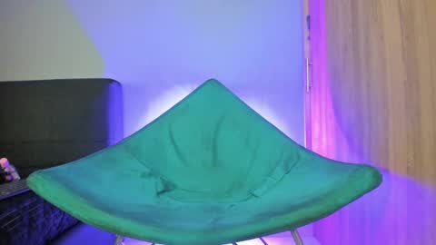 johnatan online show from January 3, 2025, 2:21 am