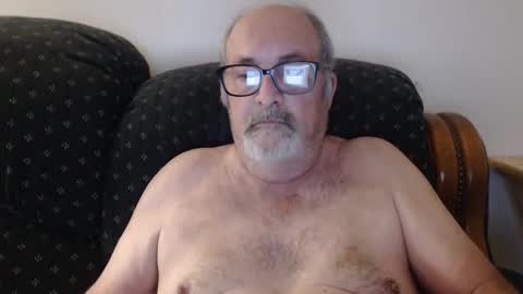 Snapshot of poppi_4u chatting on December 7, 2024, 9:50 am poppi_4u online show from December 7, 2024, 9:50 am