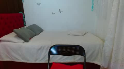 porcelainlux online show from March 2, 2025, 5:25 pm