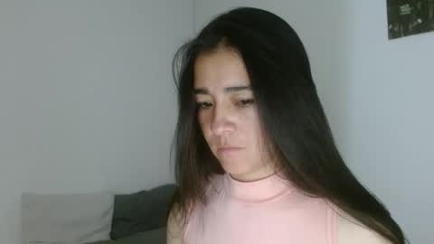 Snapshot of porcelainlux chatting on May 18, 2026, 4:18 am porcelainlux online show from May 18, 2026, 4:18 am
