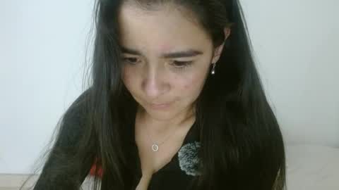 Snapshot of porcelainlux chatting on June 14, 2026, 2:57 am porcelainlux online show from June 14, 2026, 2:57 am