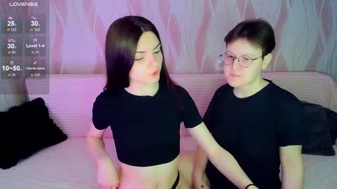 Ana and Tati online show from December 17, 2025, 8:26 pm