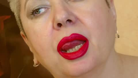 LADY POSH online show from January 10, 2025, 1:42 am