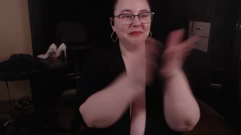 PoshMistres    online show from March 8, 2025, 5:49 am