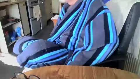 poshman65 online show from April 15, 2026, 11:17 am