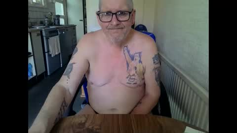 Snapshot of poshman65 chatting on May 26, 2026, 7:48 am poshman65 online show from May 26, 2026, 7:48 am