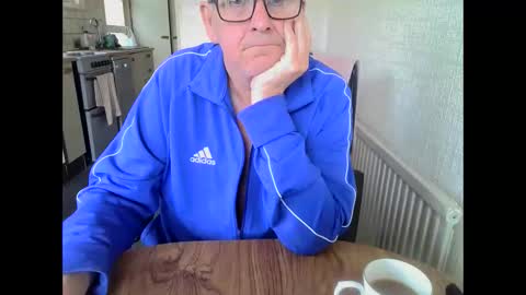 Snapshot of poshman65 chatting on June 4, 2026, 11:05 am poshman65 online show from June 4, 2026, 11:05 am