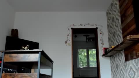 positivevibess online show from October 3, 2025, 12:24 pm