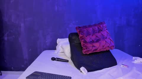 Powder  online show from February 4, 2025, 5:01 pm