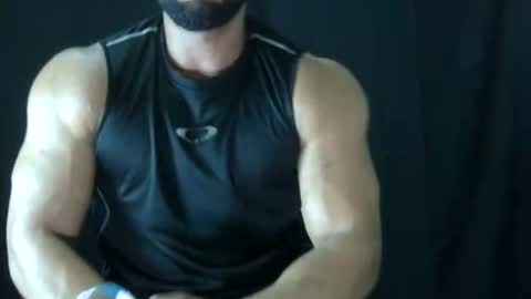 Snapshot of powerdmuscle chatting on April 30, 2026, 11:42 pm powerdmuscle online show from April 30, 2026, 11:42 pm