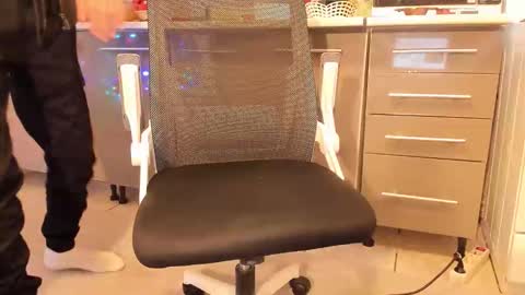 alex online show from December 3, 2025, 9:40 am