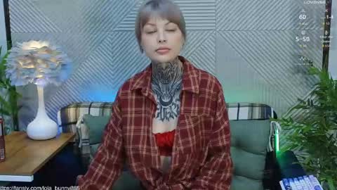 Lola online show from April 23, 2026, 4:57 am