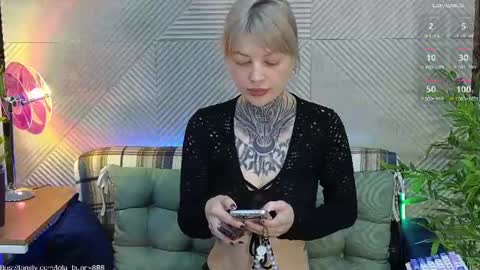 Lola online show from June 17, 2026, 4:37 am