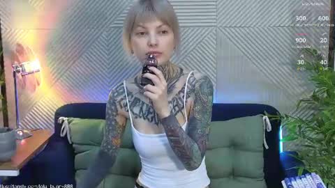 Lola online show from July 9, 2026, 5:11 am