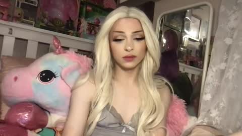 cat valentine online show from April 20, 2026, 4:10 pm