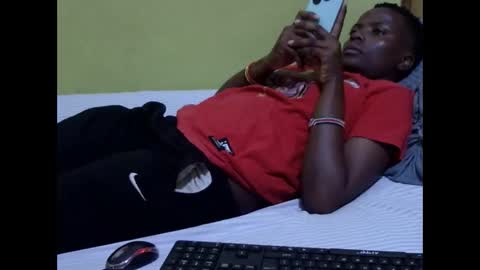 Snapshot of precious_nesh chatting on December 21, 2025, 3:02 am precious_nesh online show from December 21, 2025, 3:02 am