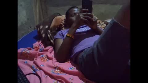Snapshot of precious_nesh chatting on June 9, 2026, 10:27 am precious_nesh online show from June 9, 2026, 10:27 am
