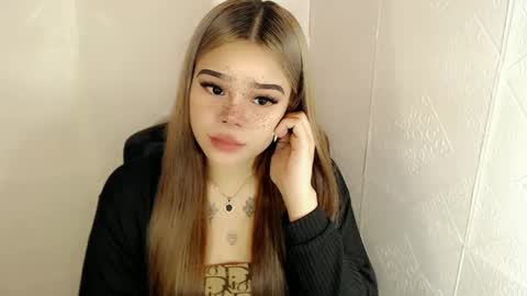 MAXXINE online show from February 28, 2025, 6:52 pm