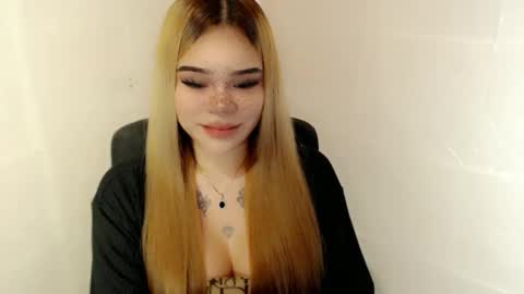 MAXXINE online show from December 23, 2025, 4:21 am