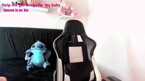 Angelly online show from January 4, 2025, 6:09 pm