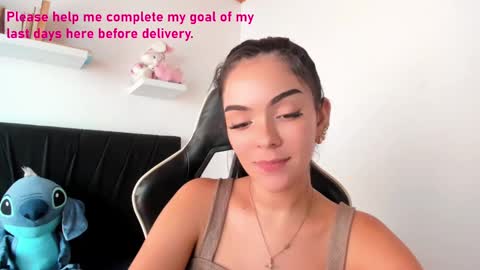 Angelly online show from January 10, 2025, 5:56 pm