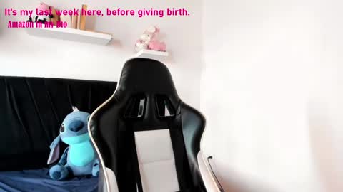 Angelly online show from January 16, 2025, 8:36 pm