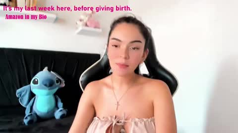 Angelly online show from January 17, 2025, 8:44 pm