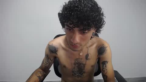 Plux online show from February 10, 2025, 6:56 pm