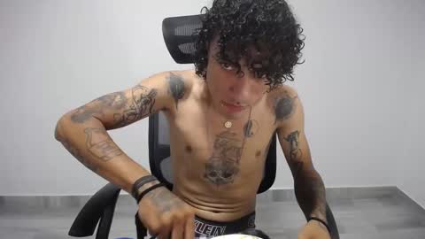 Plux online show from March 5, 2025, 3:08 am