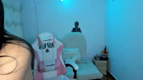 pretti scarlett online show from October 21, 2025, 11:44 am