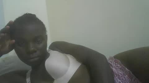 Snapshot of prettiest_doll chatting on December 15, 2025, 5:55 am prettiest_doll online show from December 15, 2025, 5:55 am