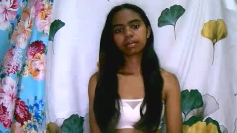 prettiethalia online show from December 5, 2025, 7:10 pm