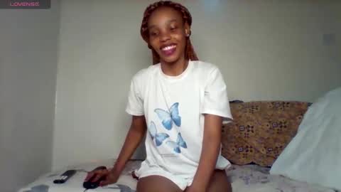 Snapshot of pretty253 chatting on May 17, 2026, 6:48 pm pretty253 online show from May 17, 2026, 6:48 pm