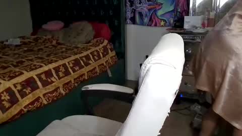 Yasmine pretty online show from December 20, 2024, 12:52 am