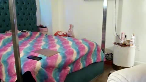 Yasmine pretty online show from January 7, 2026, 10:18 am