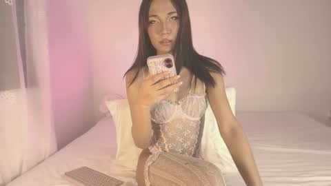 Snapshot of pretty_aerii chatting on March 17, 2026, 5:55 am sarah online show from March 17, 2026, 5:55 am