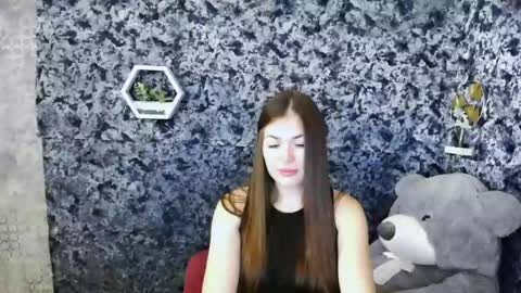 Snapshot of pretty_angell_ chatting on May 19, 2026, 5:36 am anna online show from May 19, 2026, 5:36 am