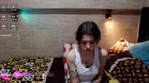 pretty_cristal22 online show from March 9, 2025, 4:33 pm