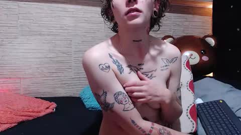 pretty_cristal22 online show from December 5, 2025, 1:09 pm