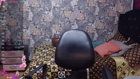 pretty_cristal22 online show from April 25, 2026, 1:41 pm