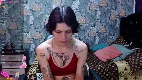 pretty_cristal22 online show from April 26, 2026, 3:32 pm