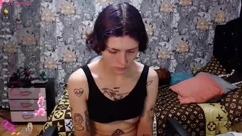 pretty_cristal22 online show from April 28, 2026, 12:10 pm