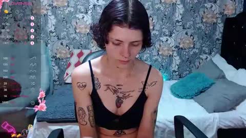 pretty_cristal22 online show from May 29, 2026, 2:15 pm