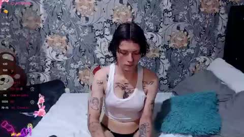 pretty_cristal22 online show from June 18, 2026, 12:20 pm