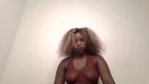 Snapshot of pretty_curvy99 chatting on May 27, 2026, 8:11 am pretty_curvy99 online show from May 27, 2026, 8:11 am