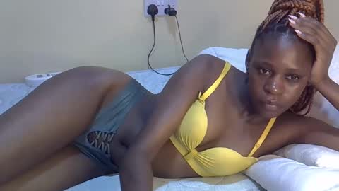 pretty_daniella online show from February 12, 2025, 5:37 am