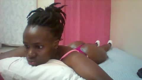 pretty_darya online show from February 5, 2025, 4:06 am