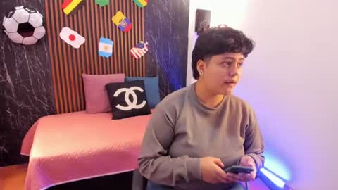 pretty_honey22 online show from June 20, 2026, 1:30 am