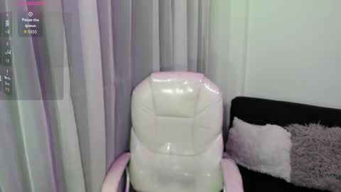 Snapshot of pretty_johnson_ chatting on February 27, 2026, 11:32 am pretty online show from February 27, 2026, 11:32 am